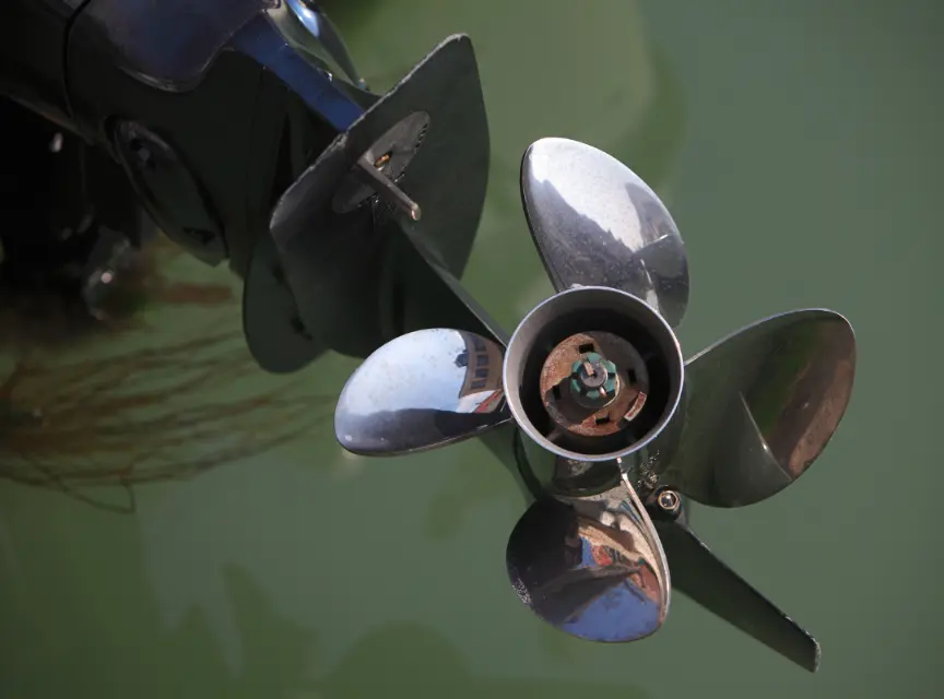 What are the different types of boat propellers